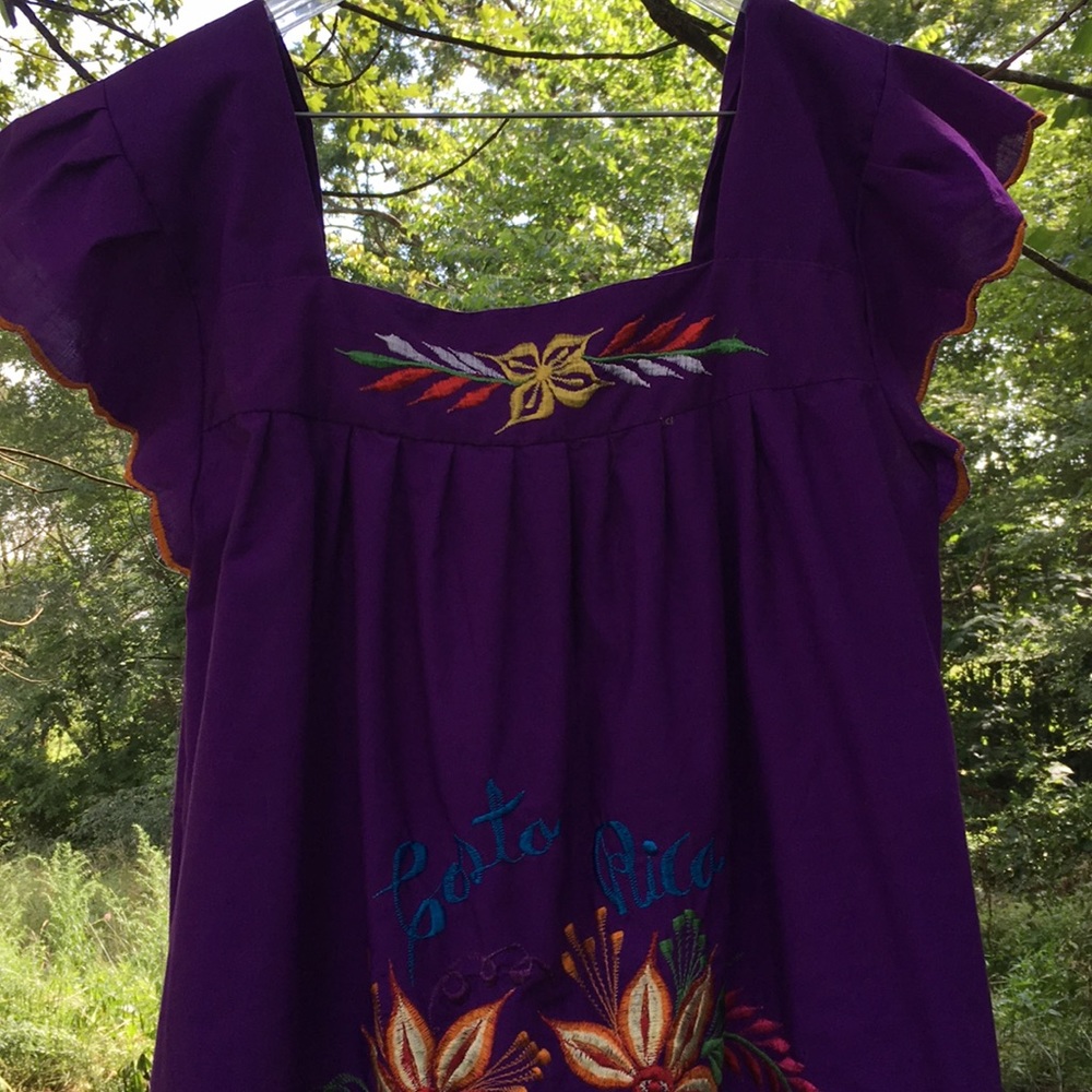 Dress from Costa Rica - Picture 3 of 8